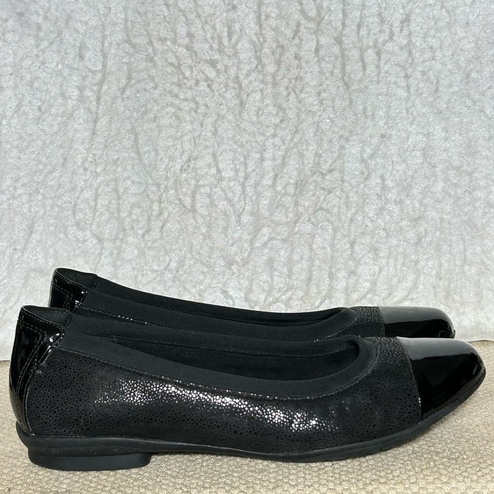 Clarks Womens Black Nubuck Leather Neenah Garden SlipOn Ballet Flats SZ 8 WIDE
